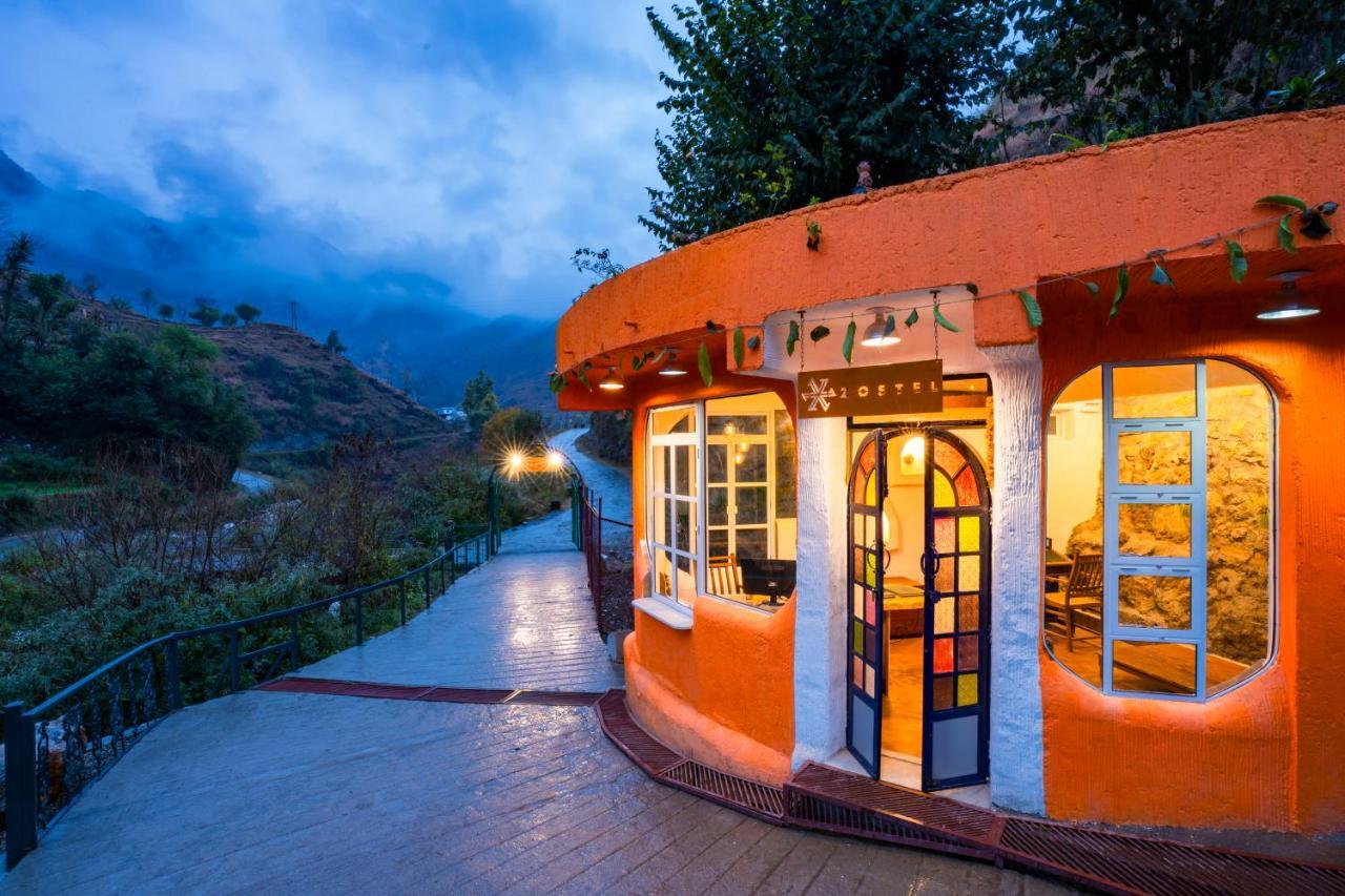 Zostel Plus Mussoorie- Kempty Hostel Exterior photo