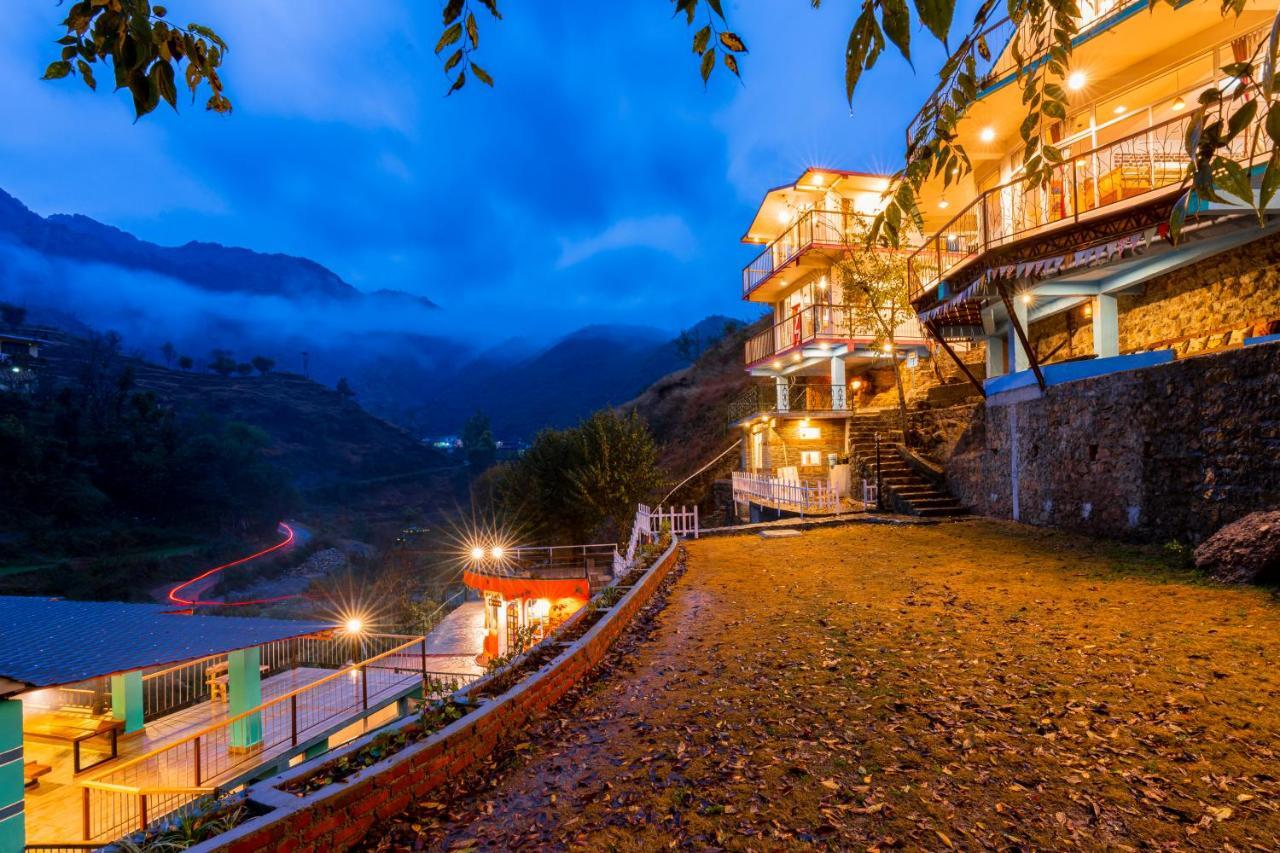 Zostel Plus Mussoorie- Kempty Hostel Exterior photo