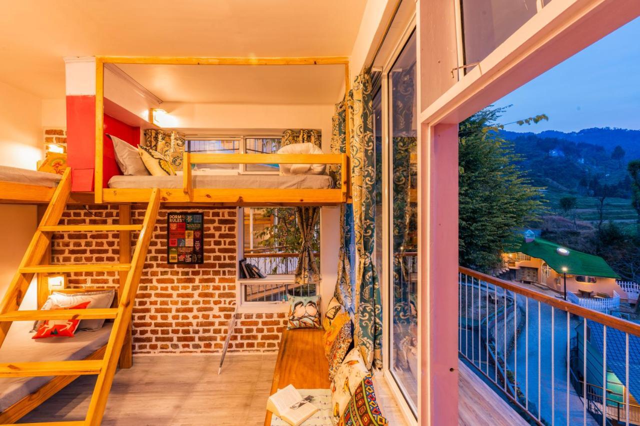 Zostel Plus Mussoorie- Kempty Hostel Exterior photo