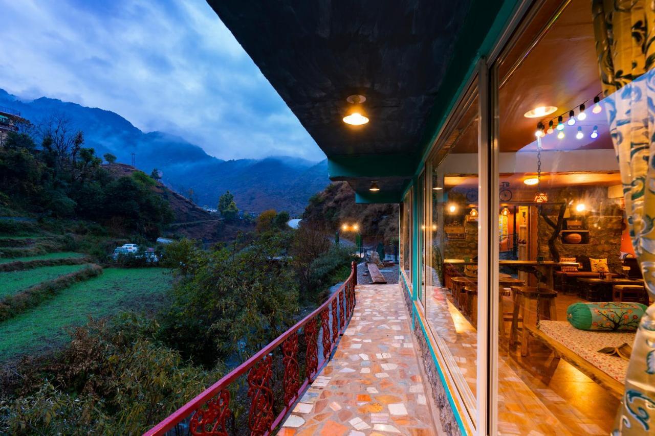 Zostel Plus Mussoorie- Kempty Hostel Exterior photo